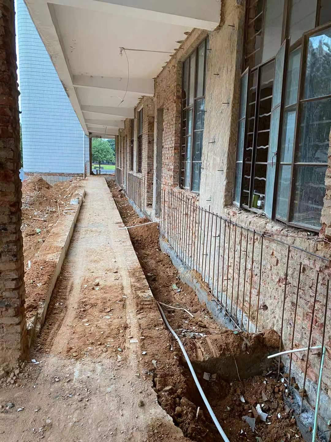 水泥路面起皮怎么办？？？？？？？可以一次性治理到位吗？？？？？？？