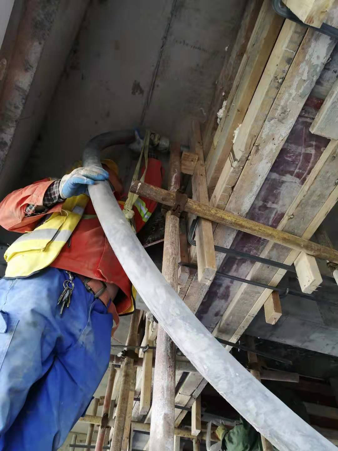 炎天做防水涂料施工，，，，，业主需要注重哪些事项？？？？？？（上）